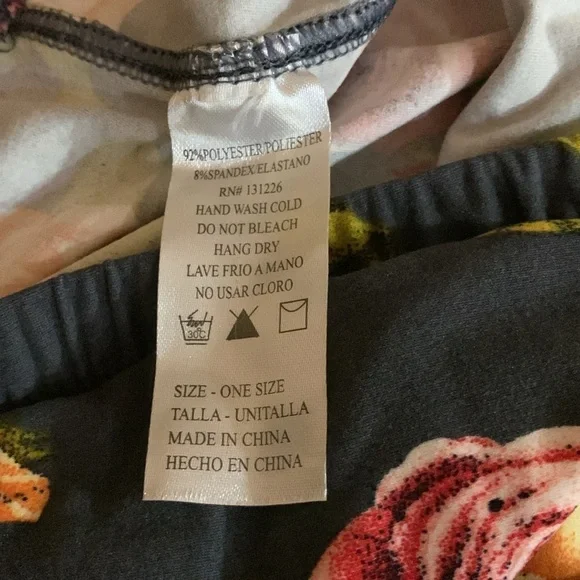 BUNDLE OF 4 Pairs of Floral and Paisley Leggings Size M NWT gifted - Picture 6 of 14